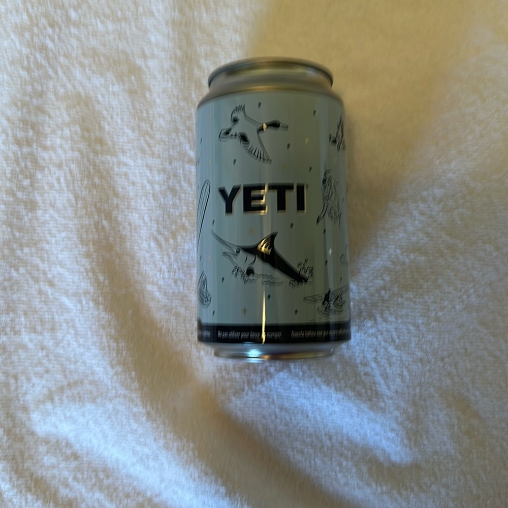 LEAVING CLOSET!!! NWT FAUX YETI collectors CAN with STICKER